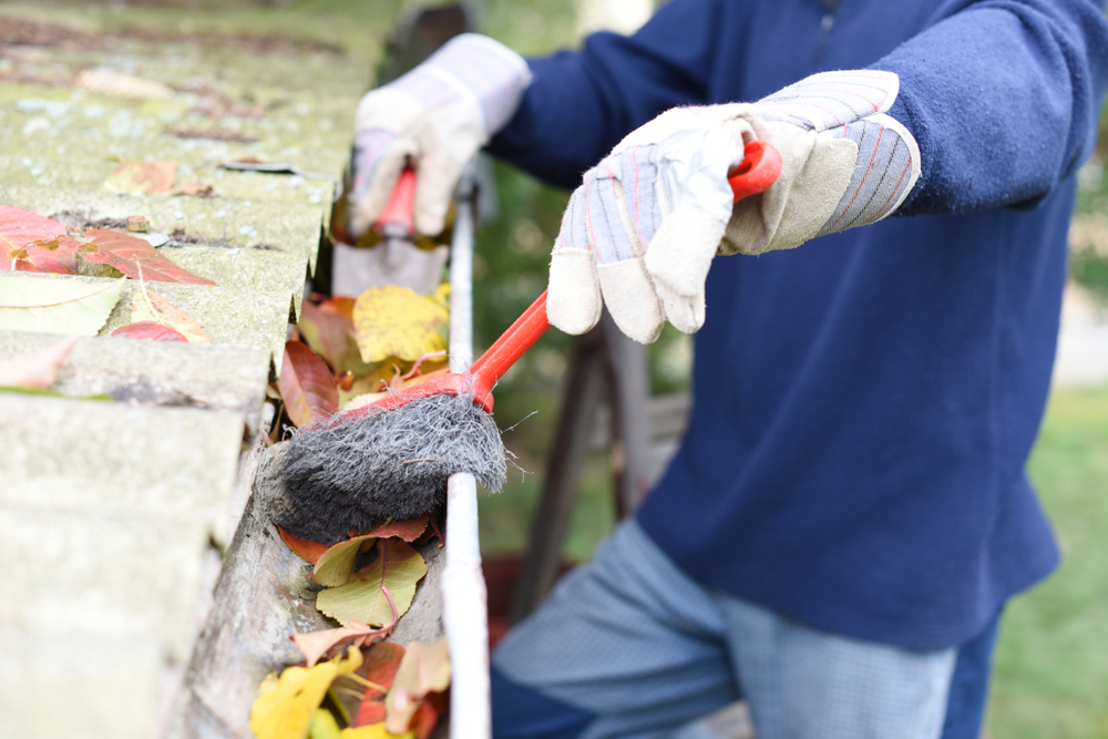 CLEANING YOUR GUTTERS